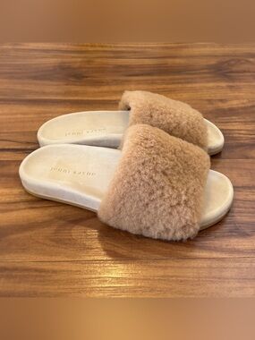 Jenni Kayne Plush Shearling Slide Sandals in Tan Minimalist Quiet Luxury Fall